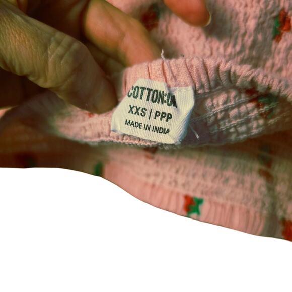 Cotton-on pink strawberry smocked mini skirt size xxs - Picture 4 of 5